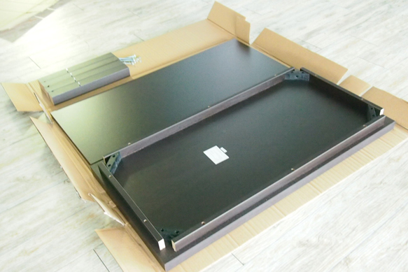 応接センターテーブルの組み立て