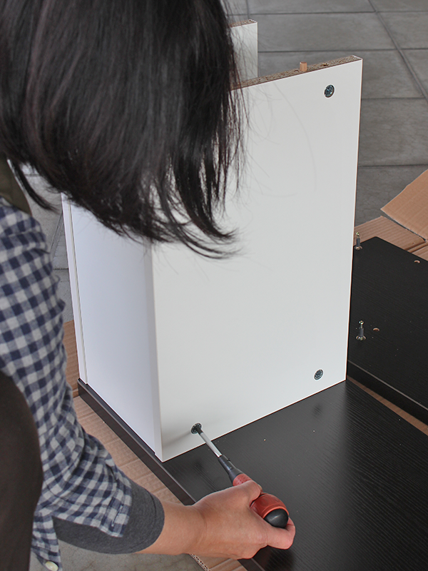 木製テレフォンテーブル(SHWA-002D)の組み立て