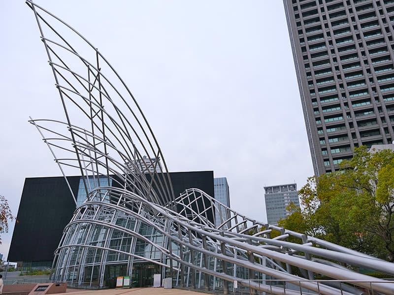 大阪国立国際美術館