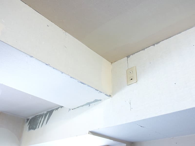 天井のクロス貼り替え・塗装工事