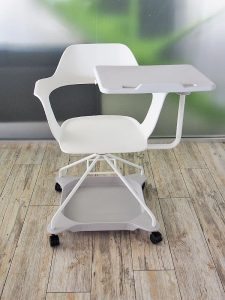 MUSAチェアの組み立て