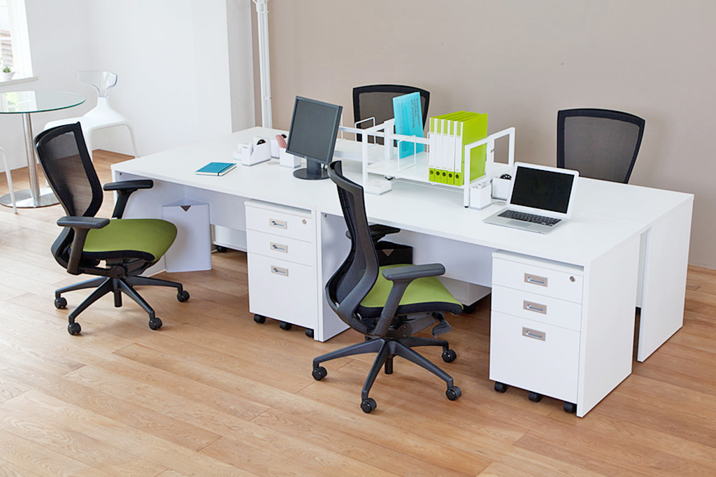 オフィスデスクのレイアウト形式 | 【中小企業・小規模オフィス