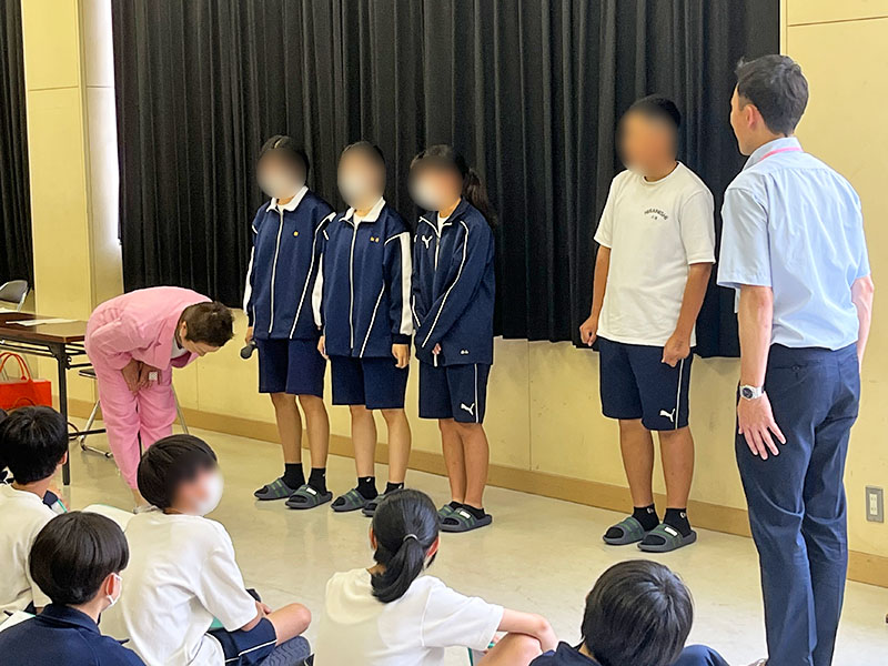 地元中学校で会長が講演しました