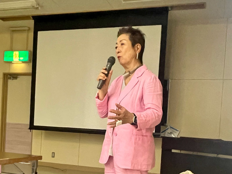 地元中学校で会長が講演しました