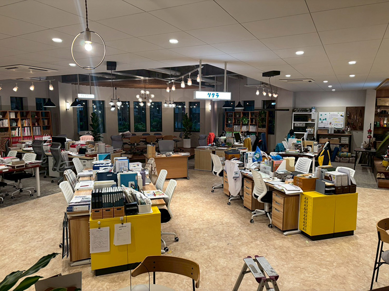 【美術協力】ドラマ『パンダより恋が苦手な私たち』に家具を提供いたしました