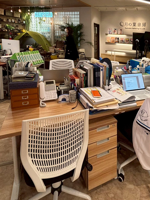 【美術協力】ドラマ『パンダより恋が苦手な私たち』に家具を提供いたしました