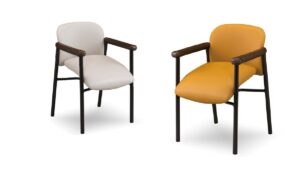 起立介助チェア