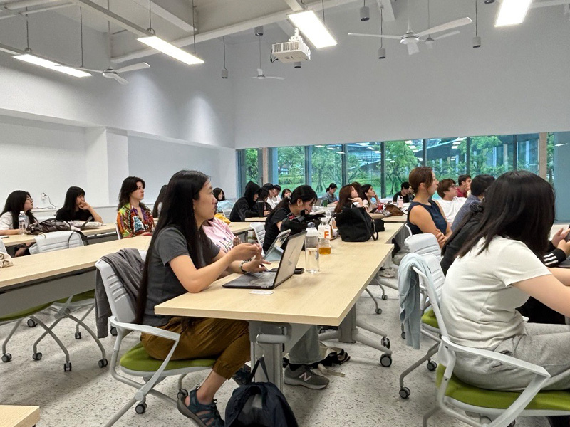 逢甲大学にて特別講義
